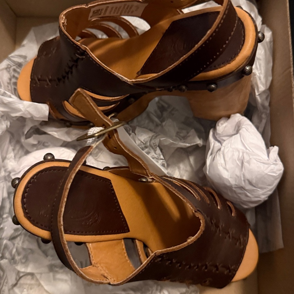 Dingo Brown Leather Platform Sandals - Picture 3 of 6